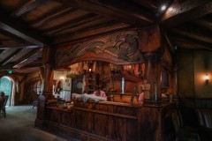 Order a muffin or scone from under the famous Green Dragon
